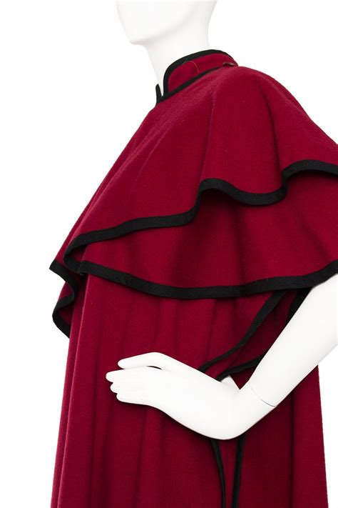 Yves Saint Laurent Cape 